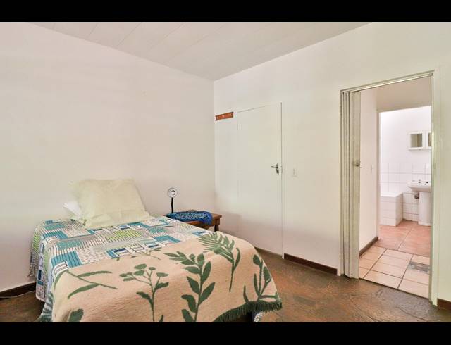 1.5 BEDROOM FLAT SOLD IN WAVERLEY